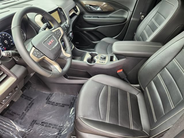 Used 2024 GMC Terrain Denali w/ Black Diamond Edition AWD/4WD image 4