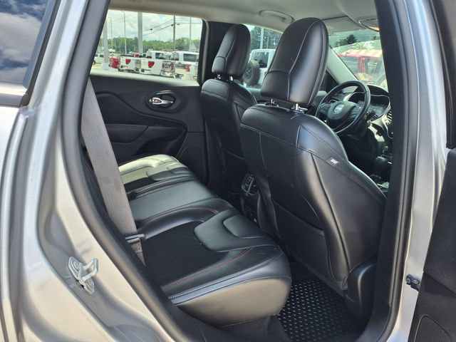 Used 2020 Jeep Cherokee Trailhawk AWD/4WD image 19
