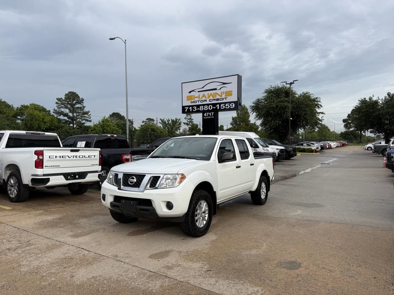 Used 2017 Nissan Frontier SV RWD image 3