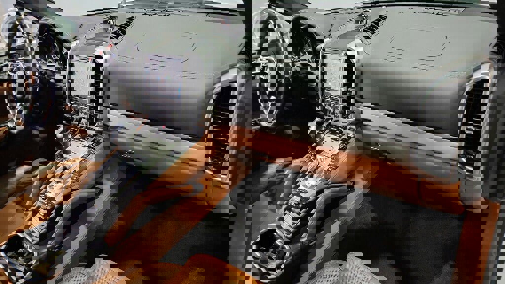 Used 2017 Porsche Cayenne GTS image 18