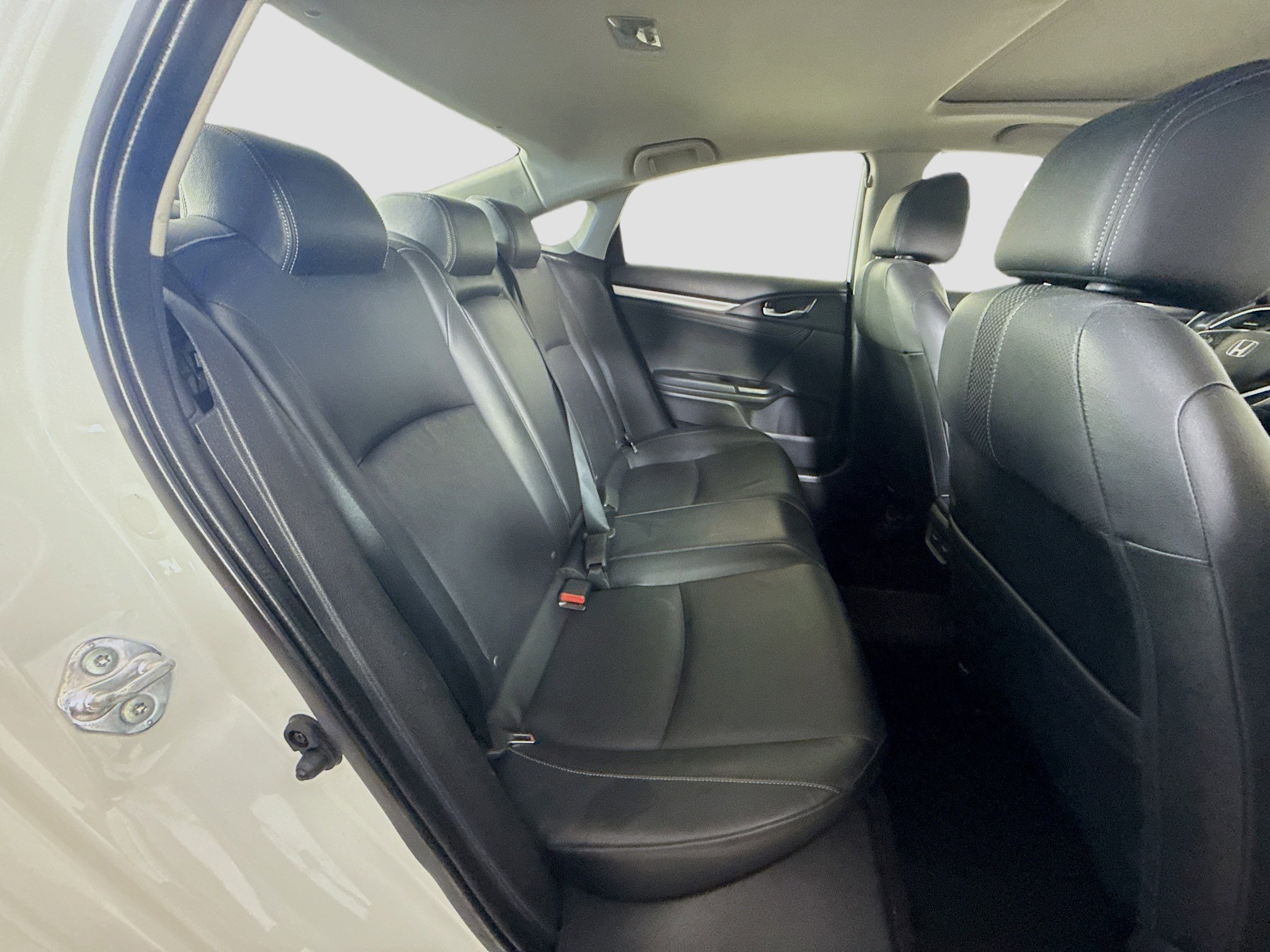 Used 2019 Honda Civic Touring image 27