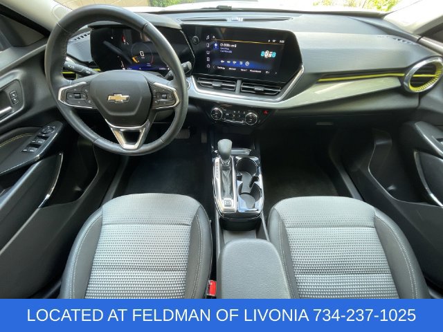 Used 2025 Chevrolet Trax LT w/ Driver Confidence Package FWD image 19