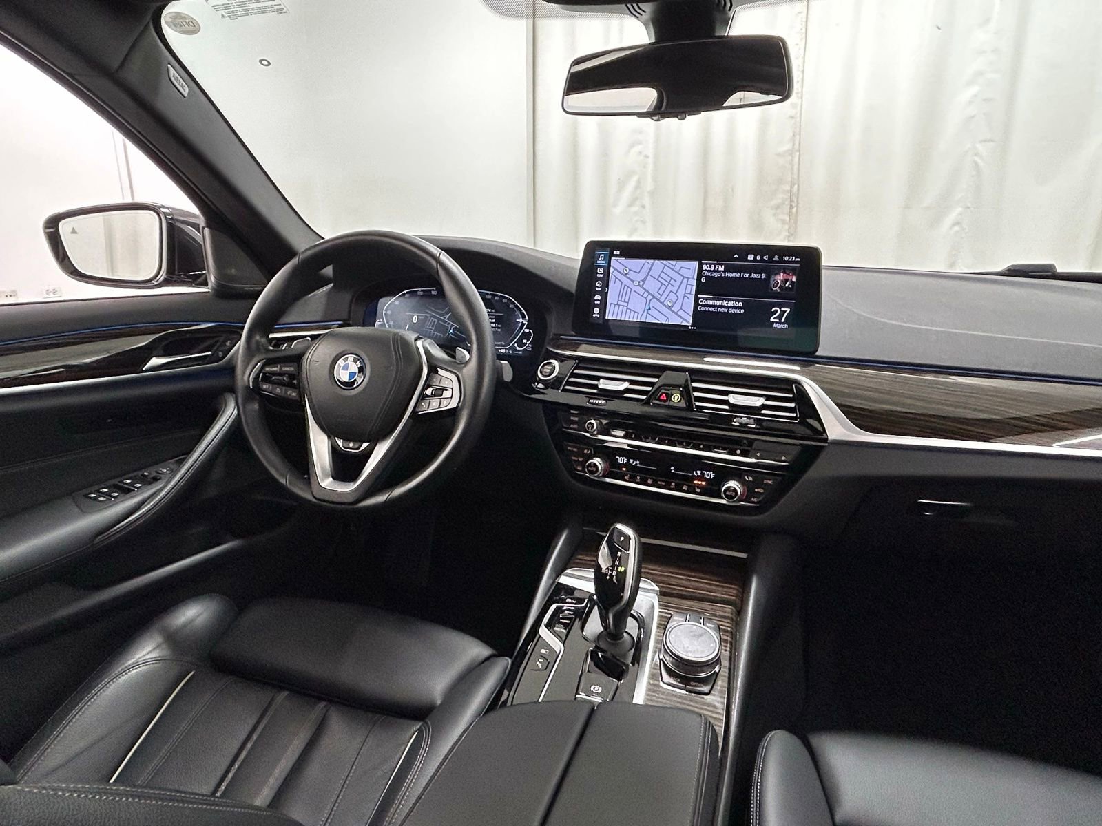 Used 2023 BMW 530e xDrive w/ Executive Package image 11