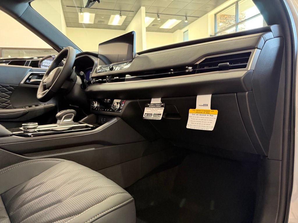 New 2026 Mitsubishi Outlander SEL Black Edition FWD image 9