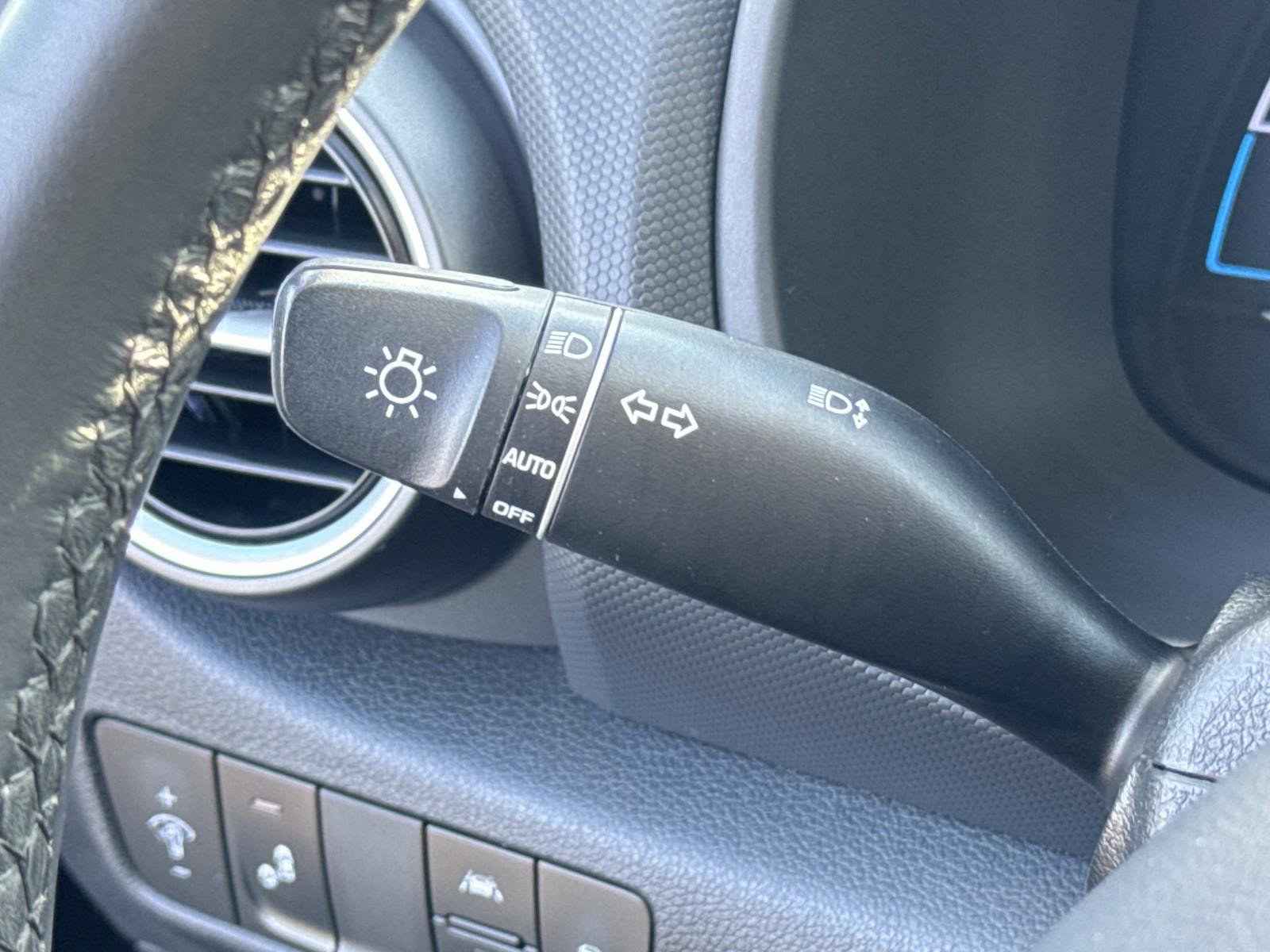 Used 2021 Hyundai Kona SEL image 9