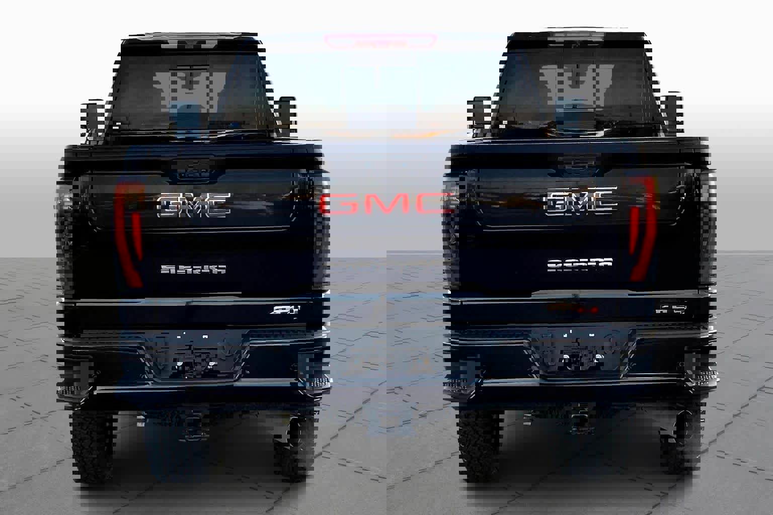 Used 2025 GMC Sierra 2500 AT4 w/ AT4 Premium Plus Package image 4