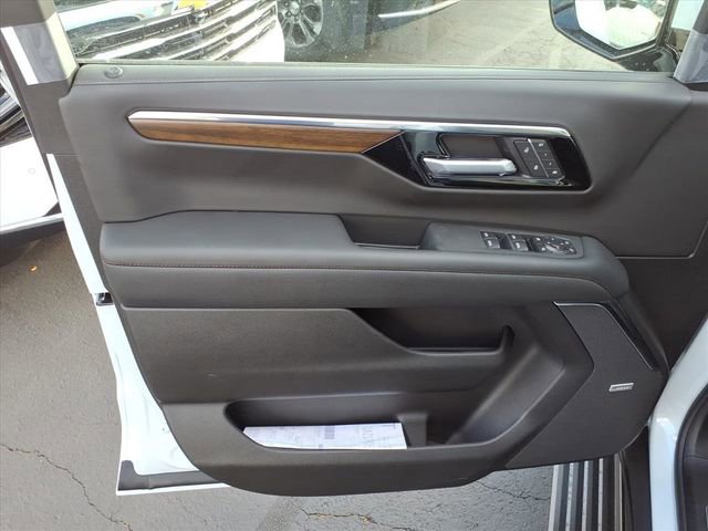 New 2026 Chevrolet Suburban High Country image 13