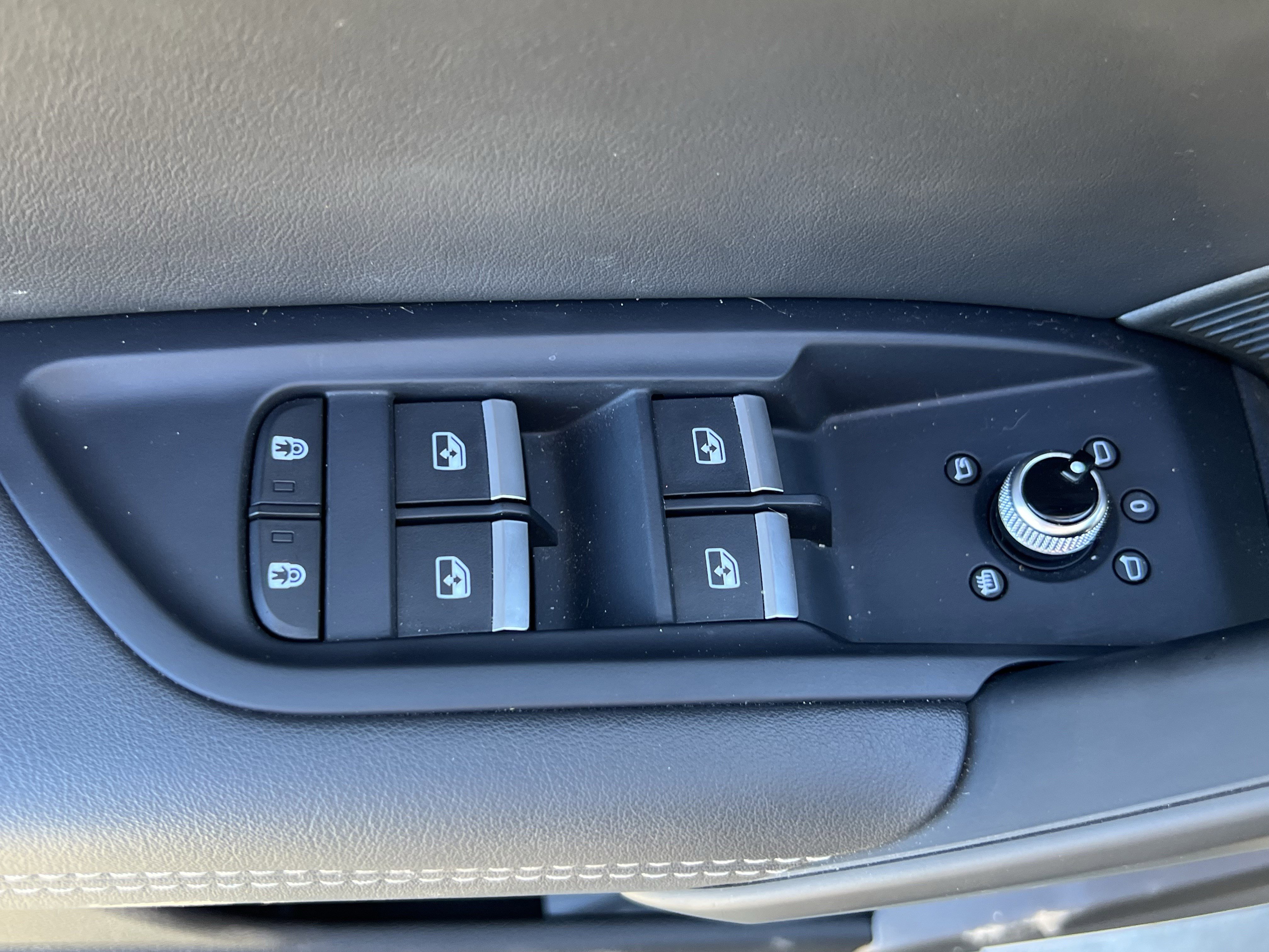 Used 2024 Audi Q5 2.0T Prestige w/ Prestige Package image 15