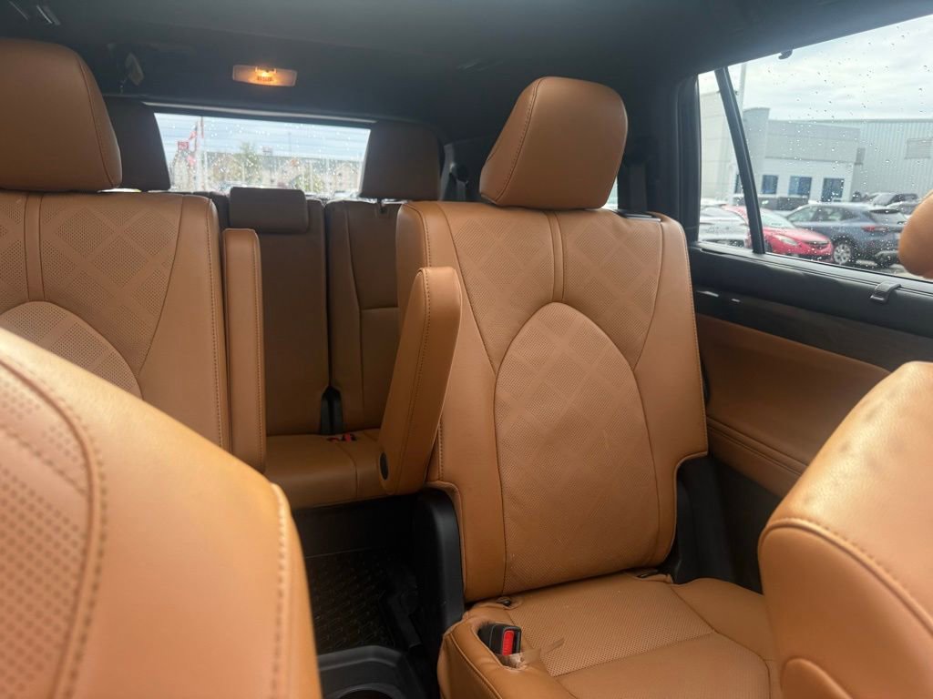 Used 2025 Toyota Highlander Platinum AWD/4WD image 59