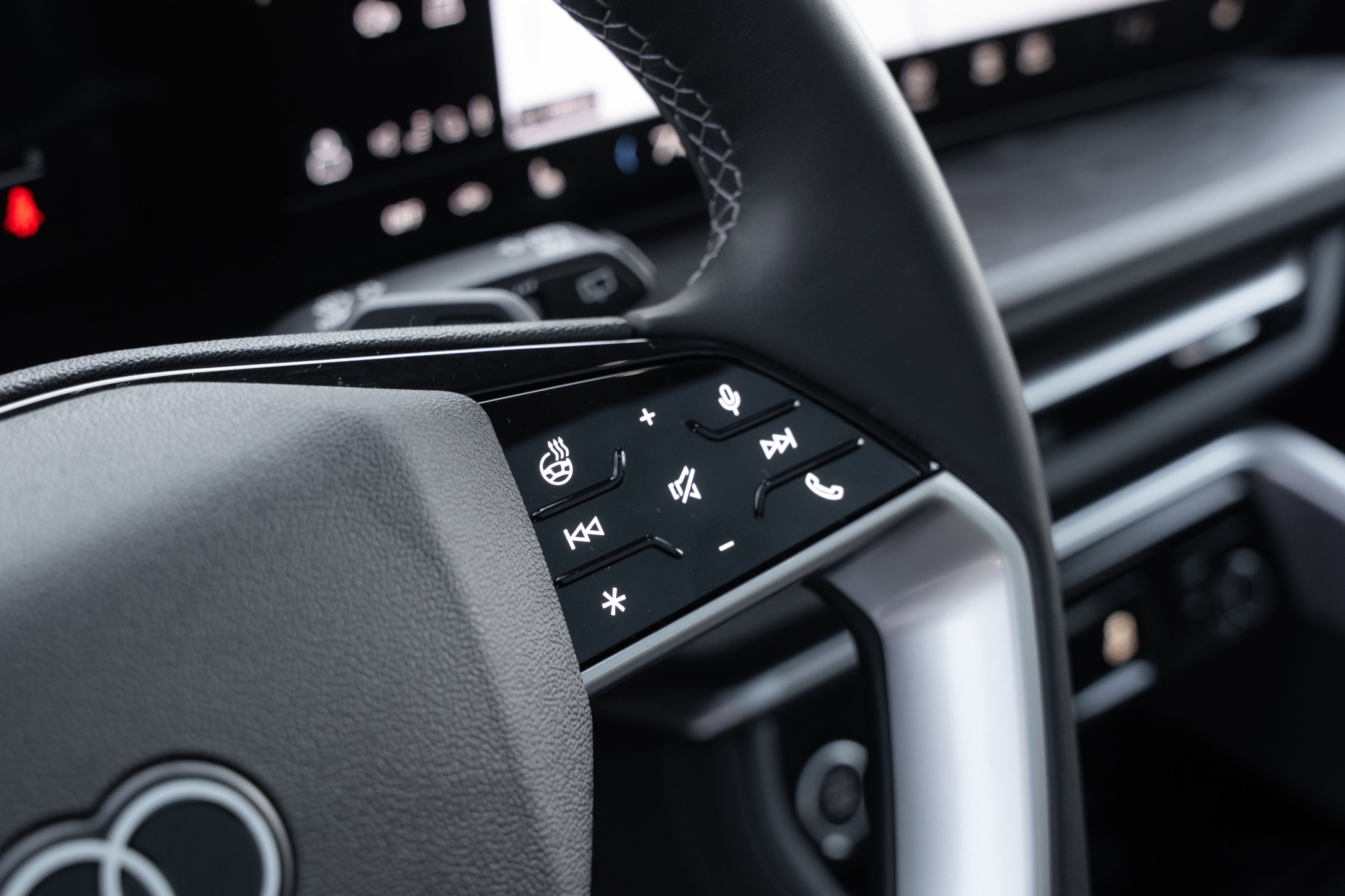 Certified 2025 Audi Q5 Premium w/ Convenience Package image 12