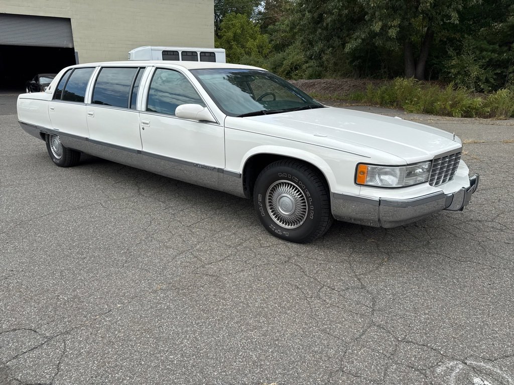 Used 1995 Cadillac Fleetwood Brougham image 4