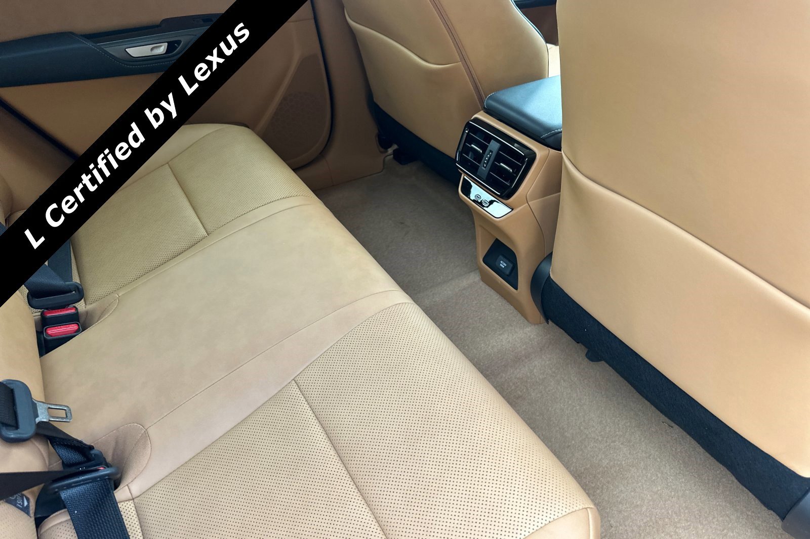 Used 2025 Lexus RZ 300e image 29