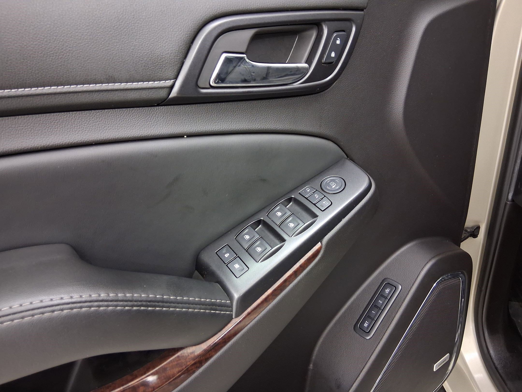 Used 2016 GMC Yukon SLT w/ Open Road Package image 12