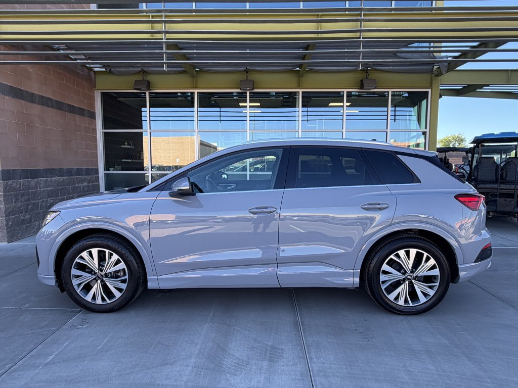 Used 2024 Audi Q4 e-tron Premium w/ Convenience Package image 7