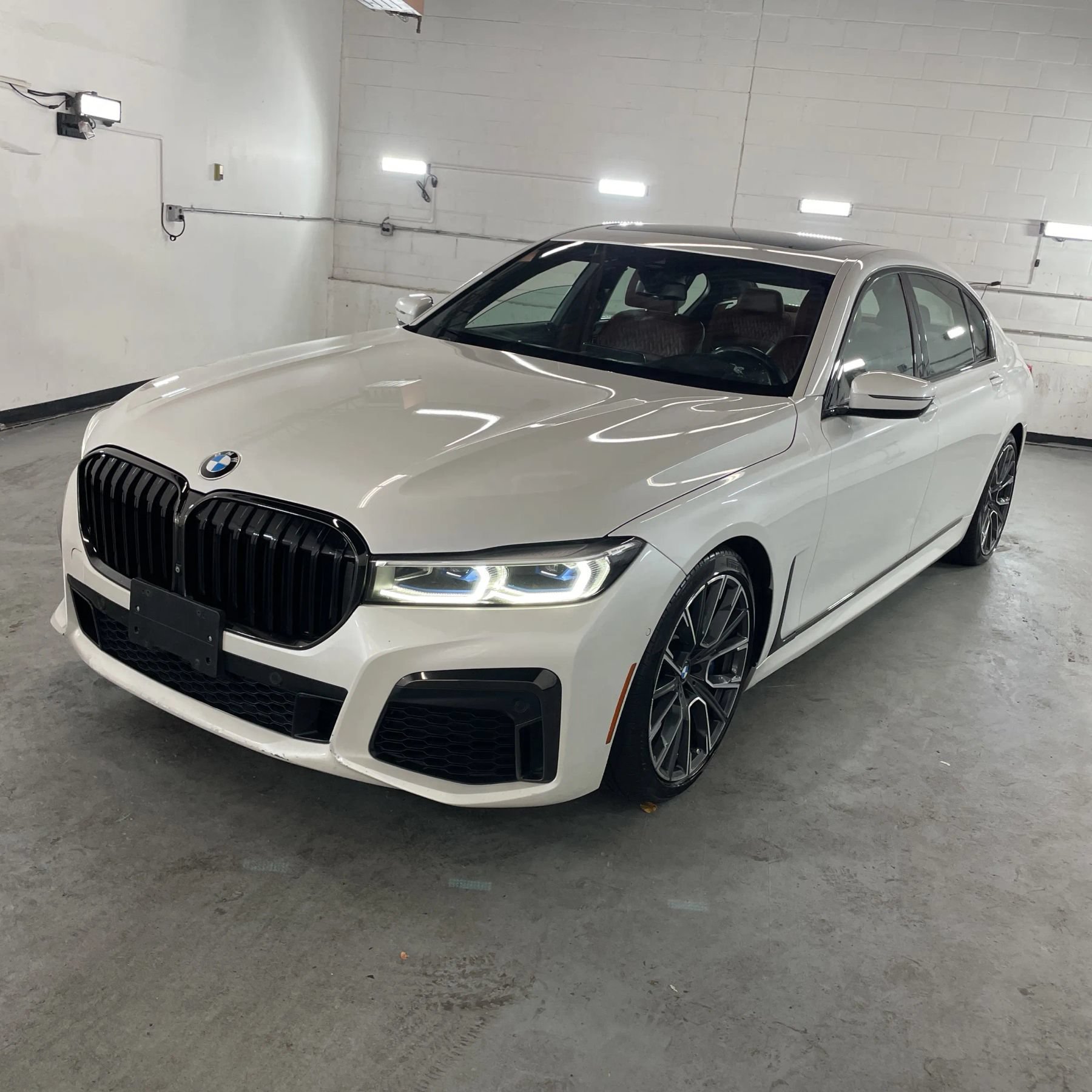 Used 2020 BMW 750i xDrive w/ Autobahn Package AWD/4WD image 1
