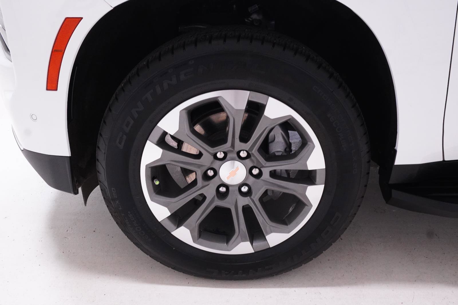Used 2025 Chevrolet Tahoe LS RWD image 12