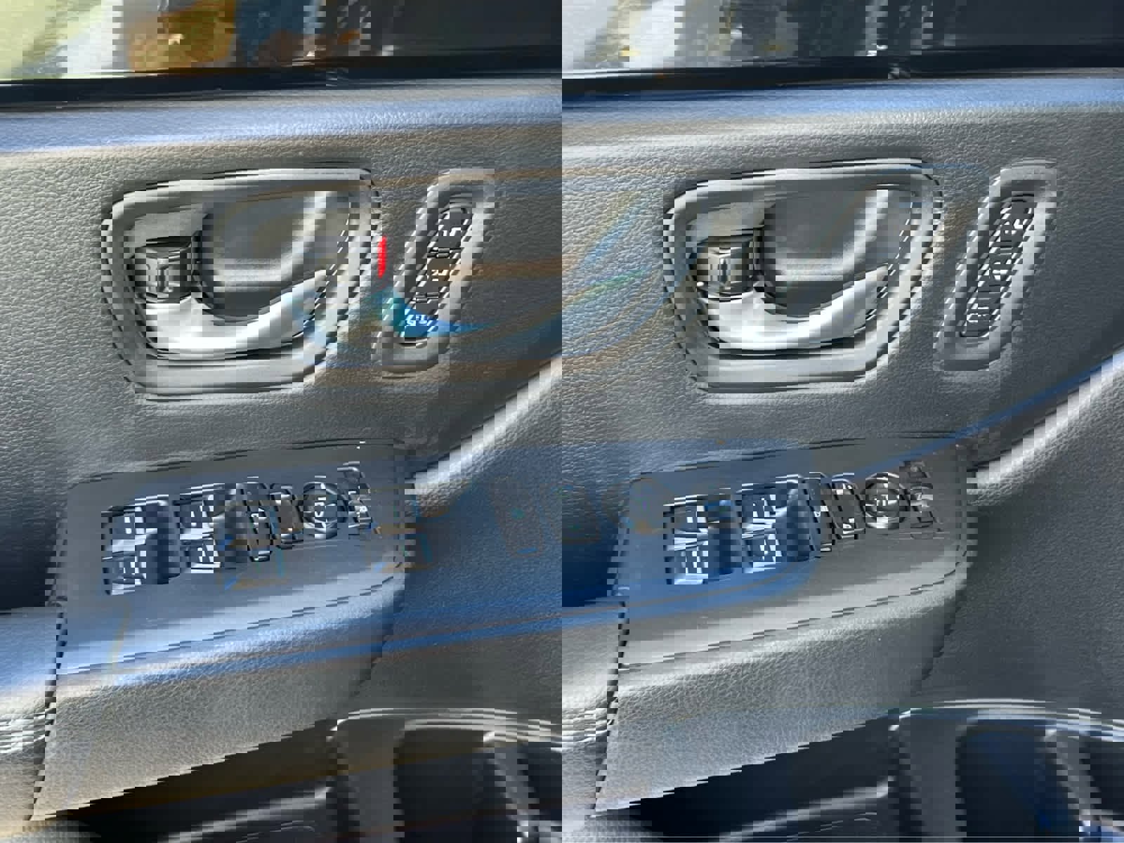 Used 2023 Honda Pilot Touring image 32