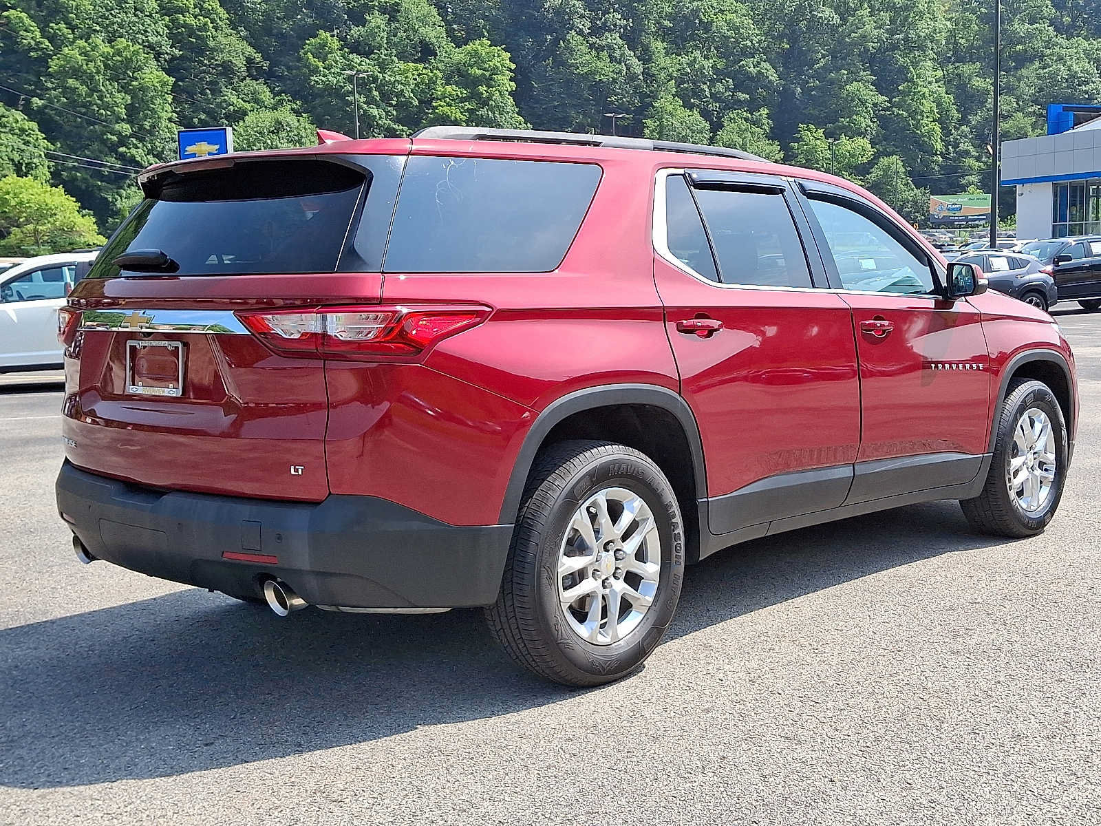 Used 2021 Chevrolet Traverse LT FWD image 6