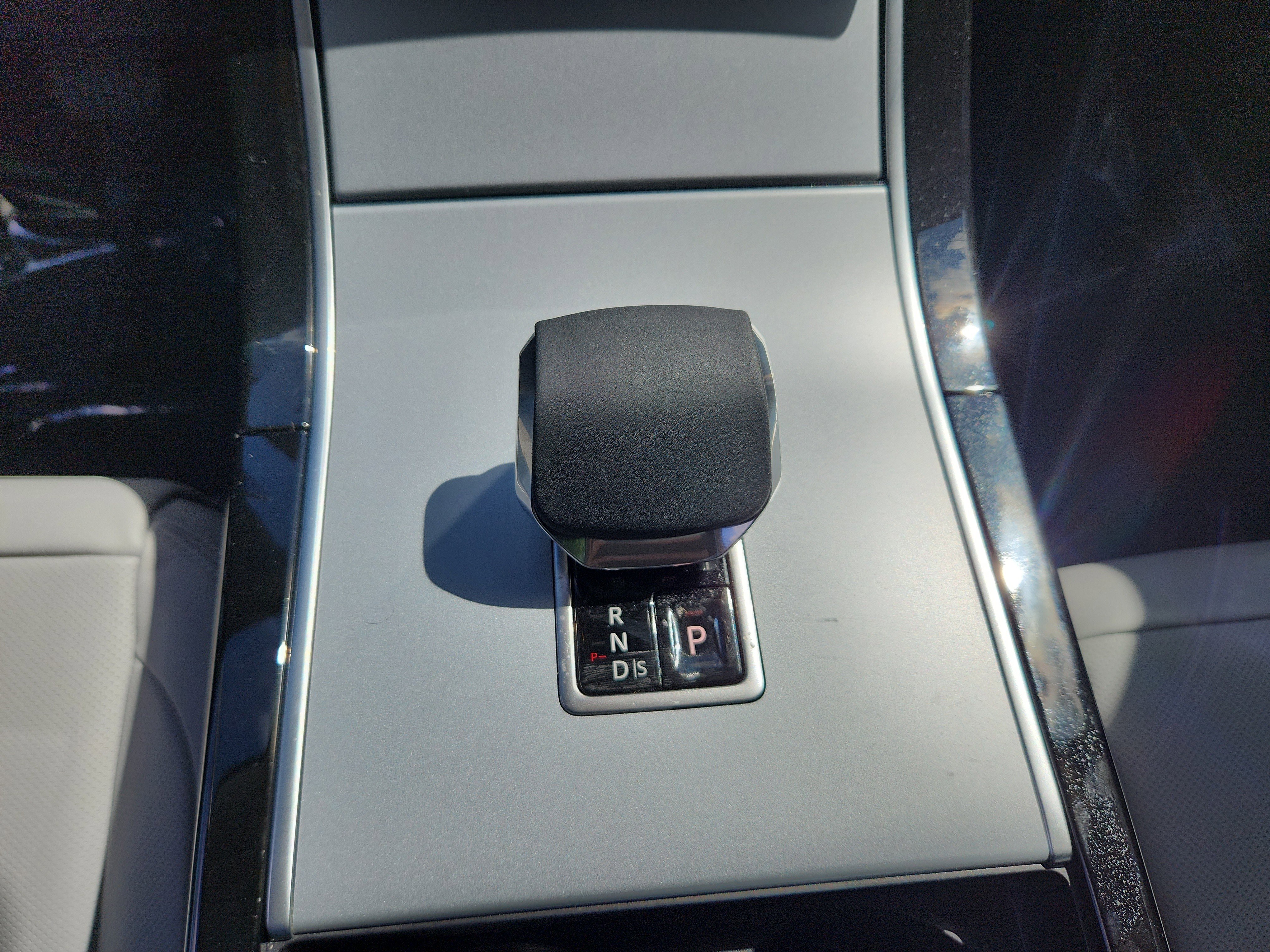 Used 2025 Land Rover Range Rover Velar S image 16