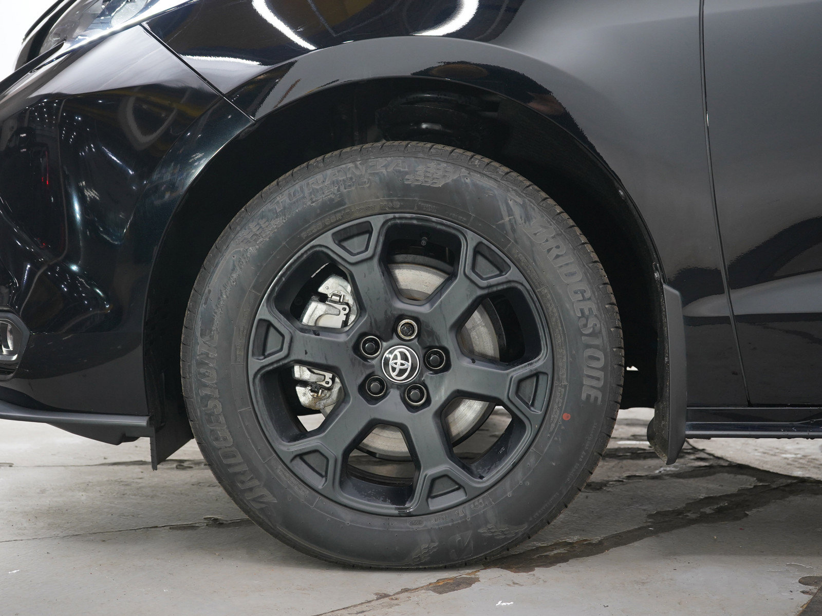 Certified 2025 Toyota Sienna XLE Woodland Edition AWD/4WD image 30