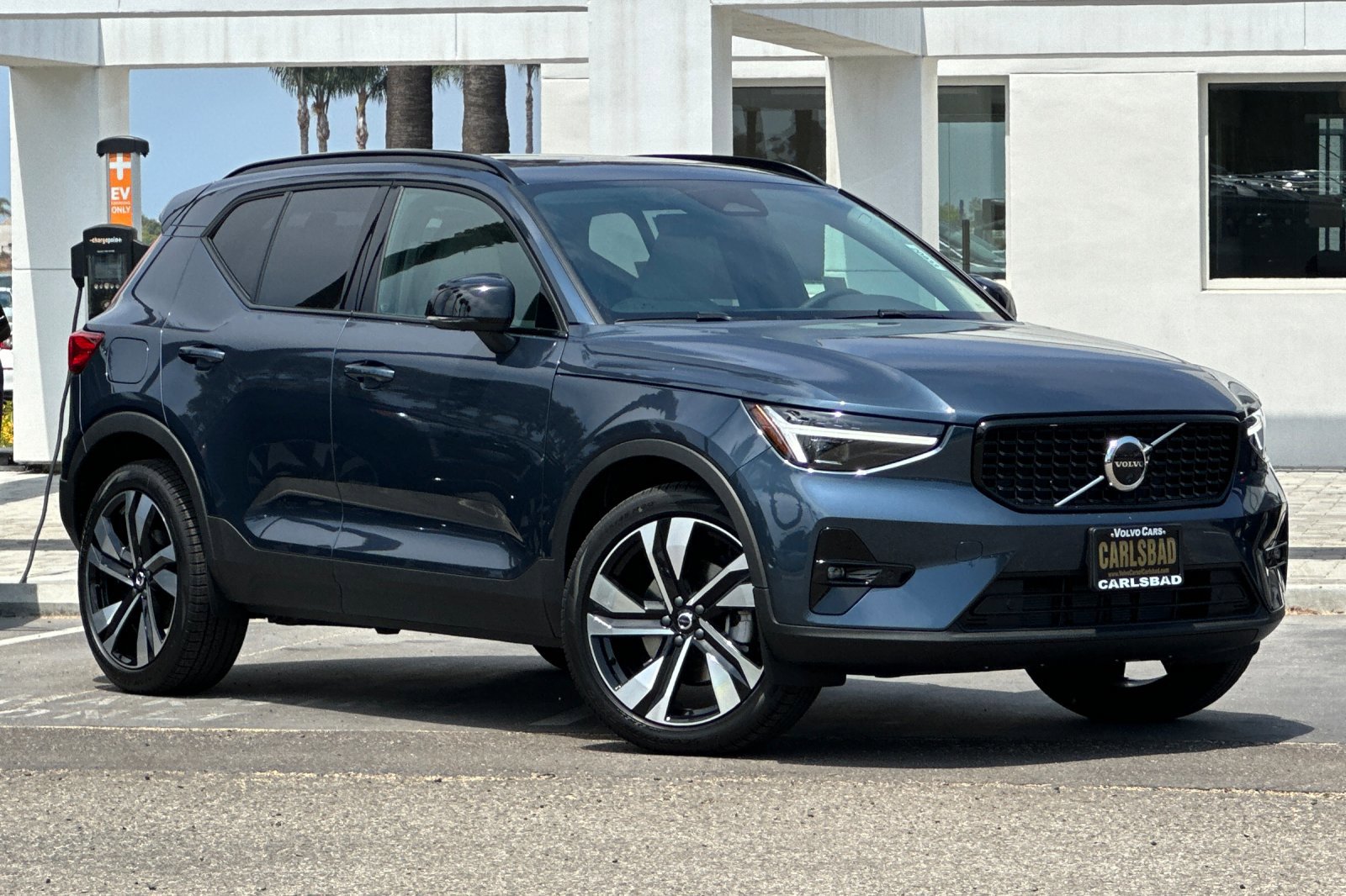 New 2026 Volvo XC40 B5 Ultra w/ Climate Package image 2