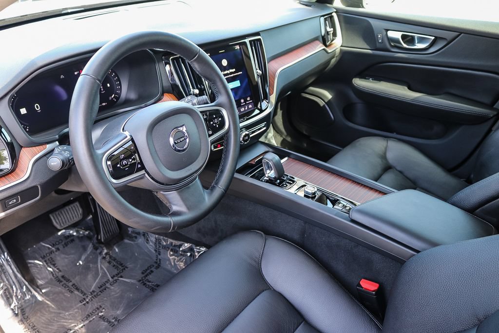 Used 2025 Volvo V60 B5 Cross Country Plus AWD/4WD image 16