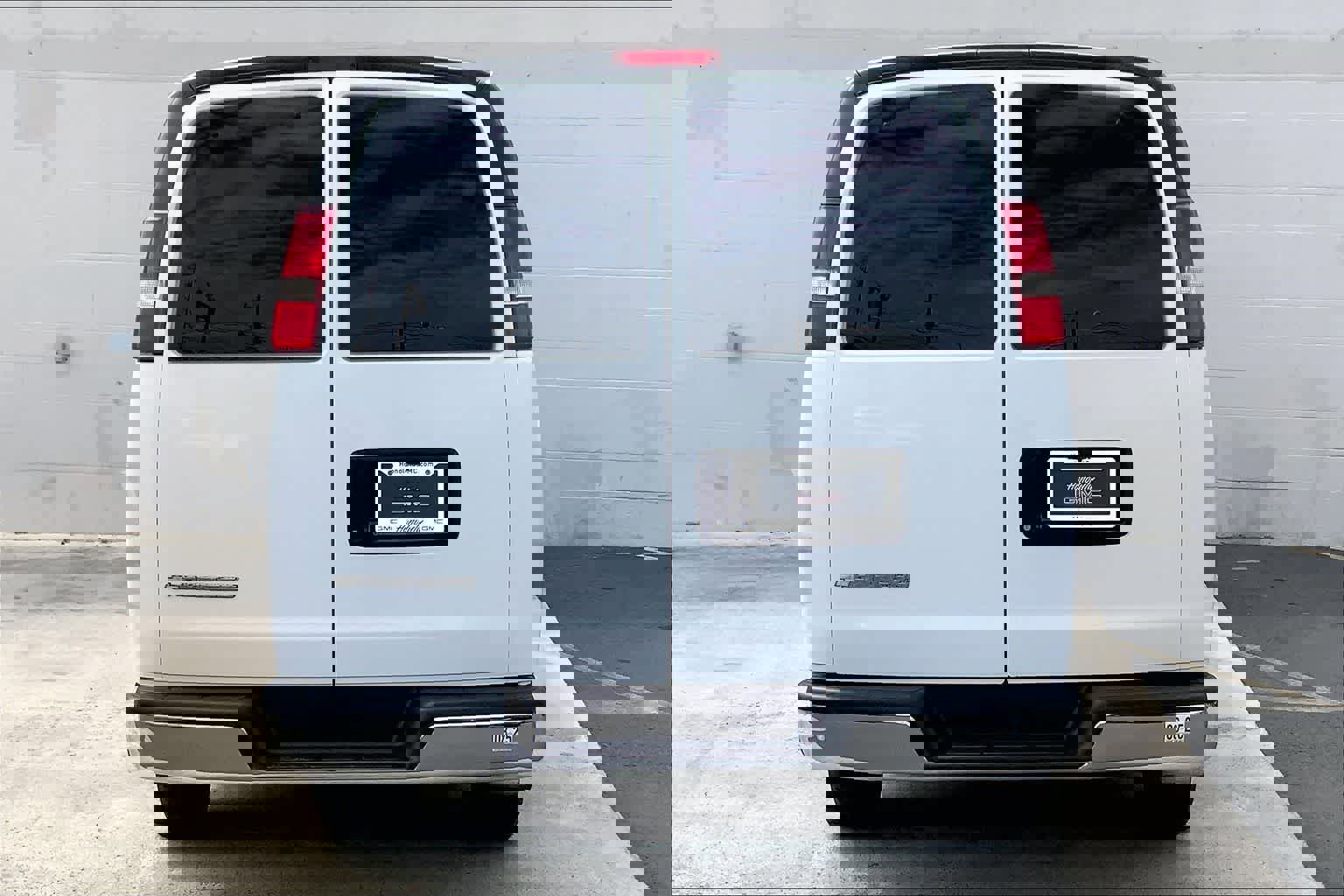 Used 2019 Chevrolet Express 3500 LT w/ LT Preferred Equipment Group image 6