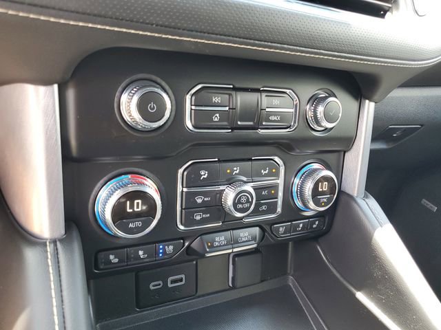 Used 2024 GMC Yukon XL SLT w/ SLT Luxury Package RWD image 22