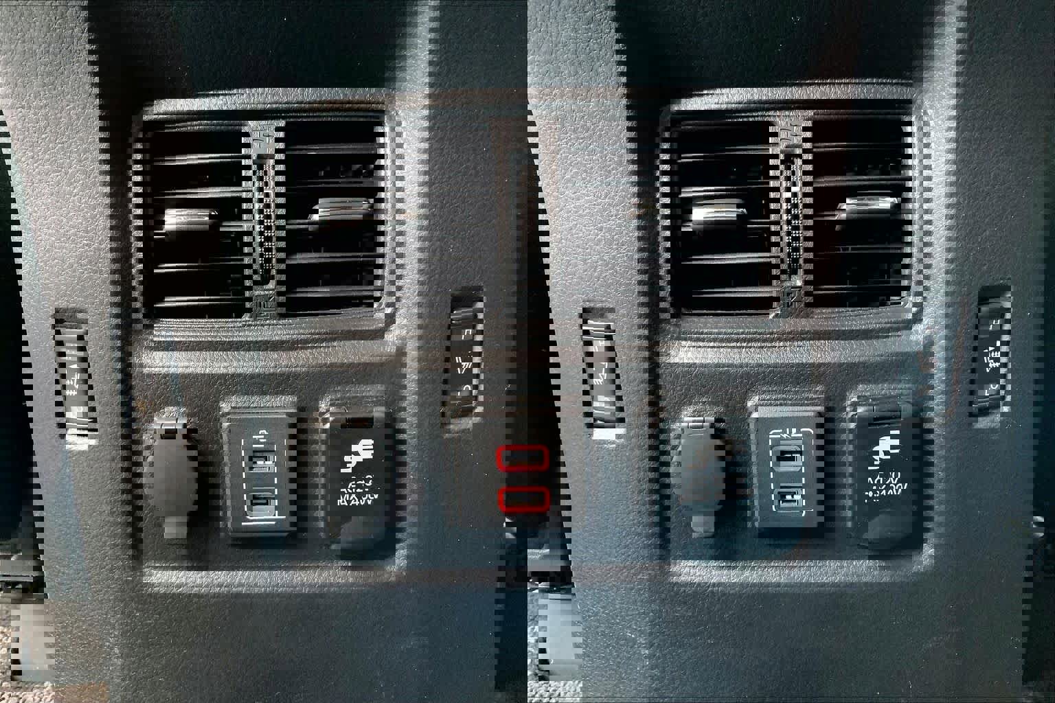 Used 2020 Nissan Titan PRO-4X w/ Pro-4x Convenience Package image 34