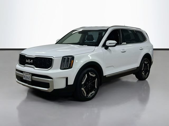 Certified 2024 Kia Telluride EX w/ EX Captain's Chair Package FWD image 3