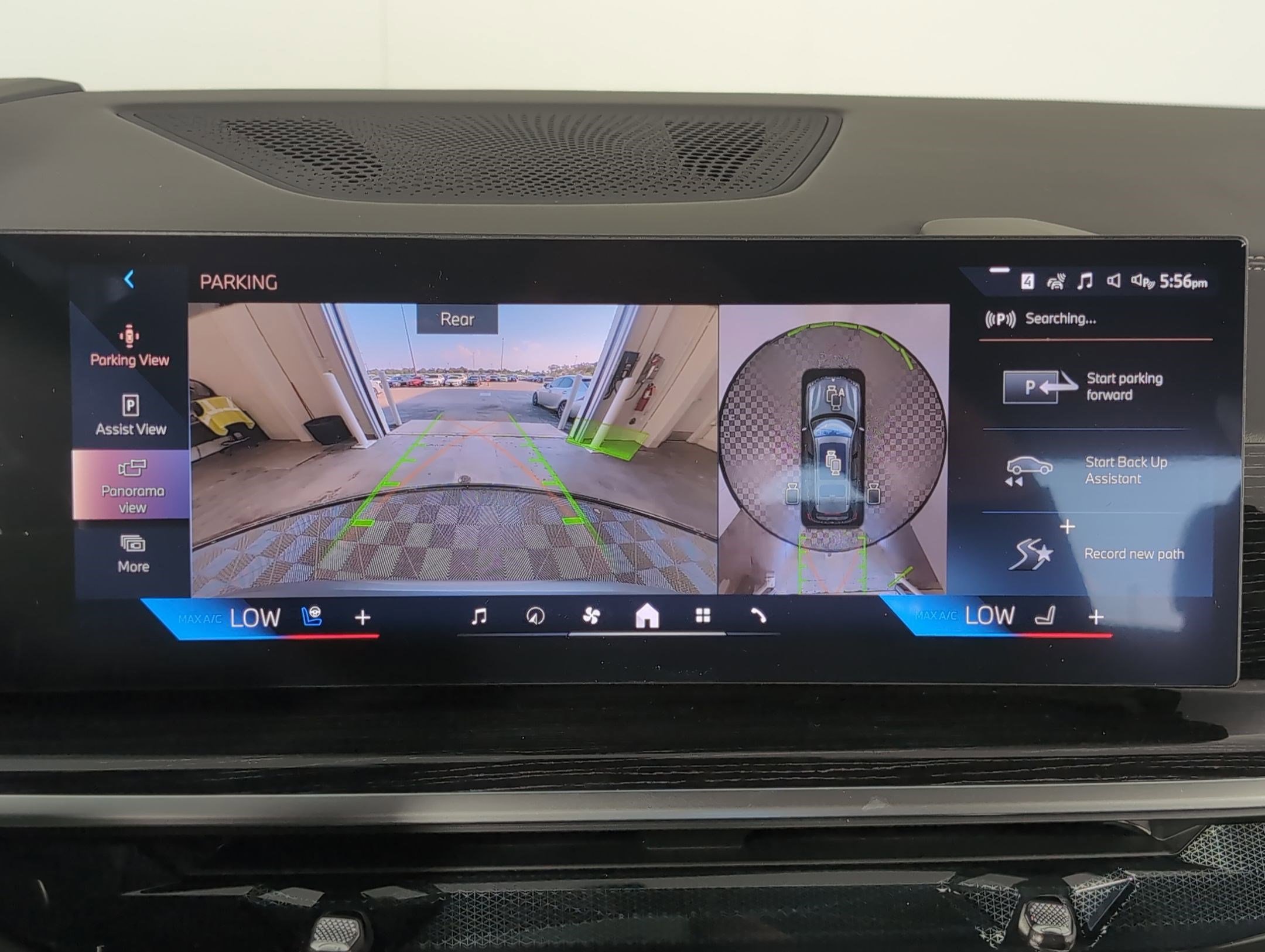 Used 2026 BMW X7 xDrive40i w/ M Sport Package image 25