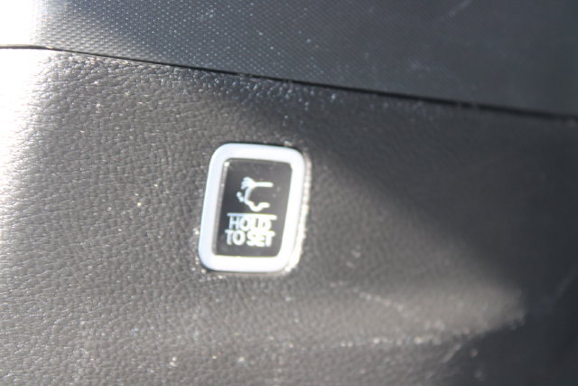 Used 2024 Jeep Wagoneer L Series II AWD/4WD image 55