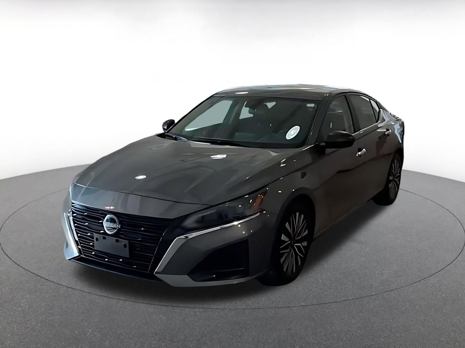 Used 2025 Nissan Altima 2.5 SV image 4