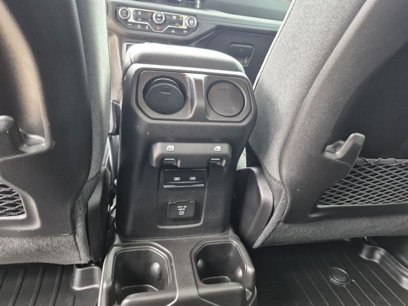Used 2024 Jeep Gladiator Rubicon AWD/4WD image 9