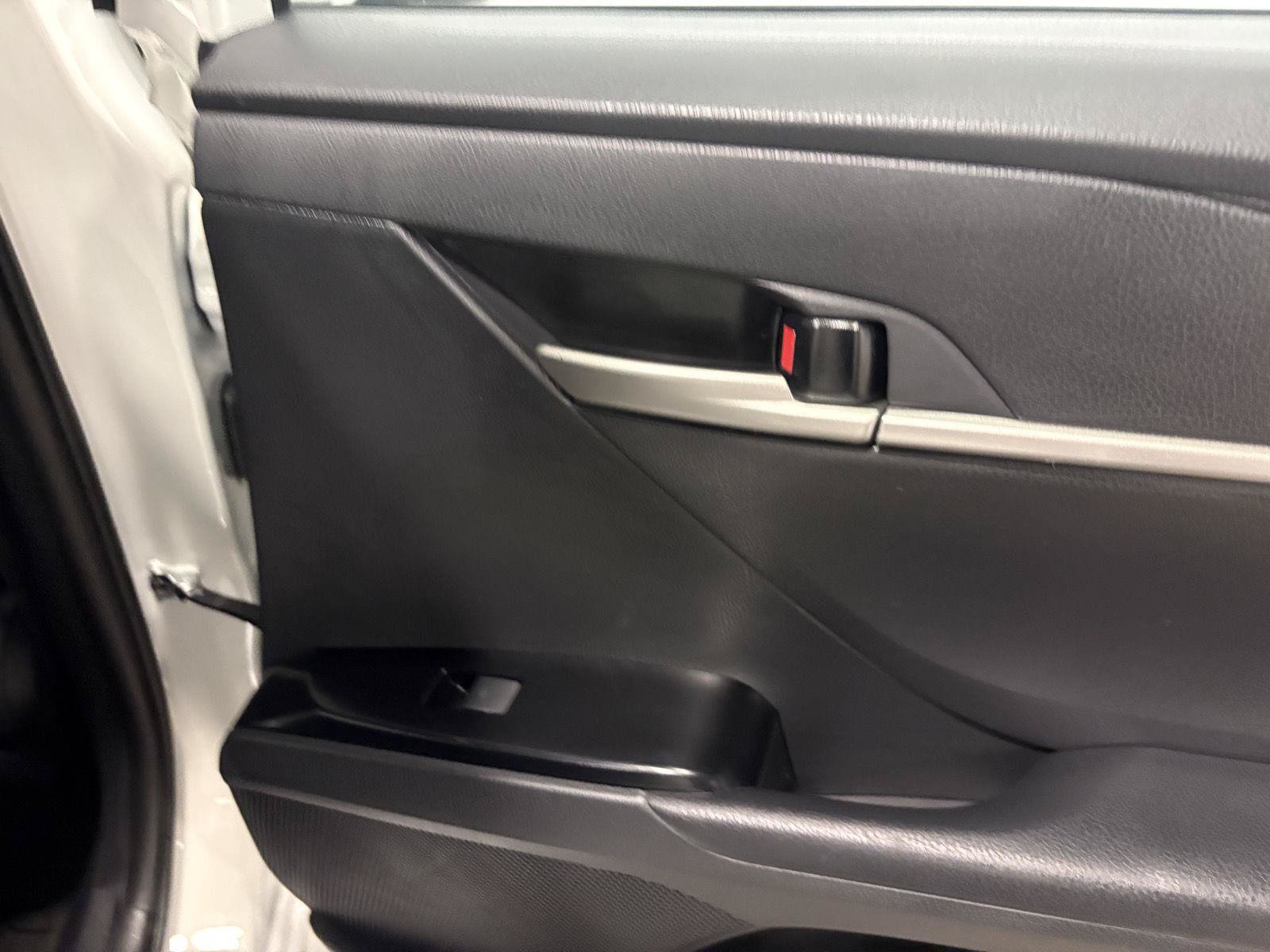 Used 2025 Toyota Camry SE FWD image 39
