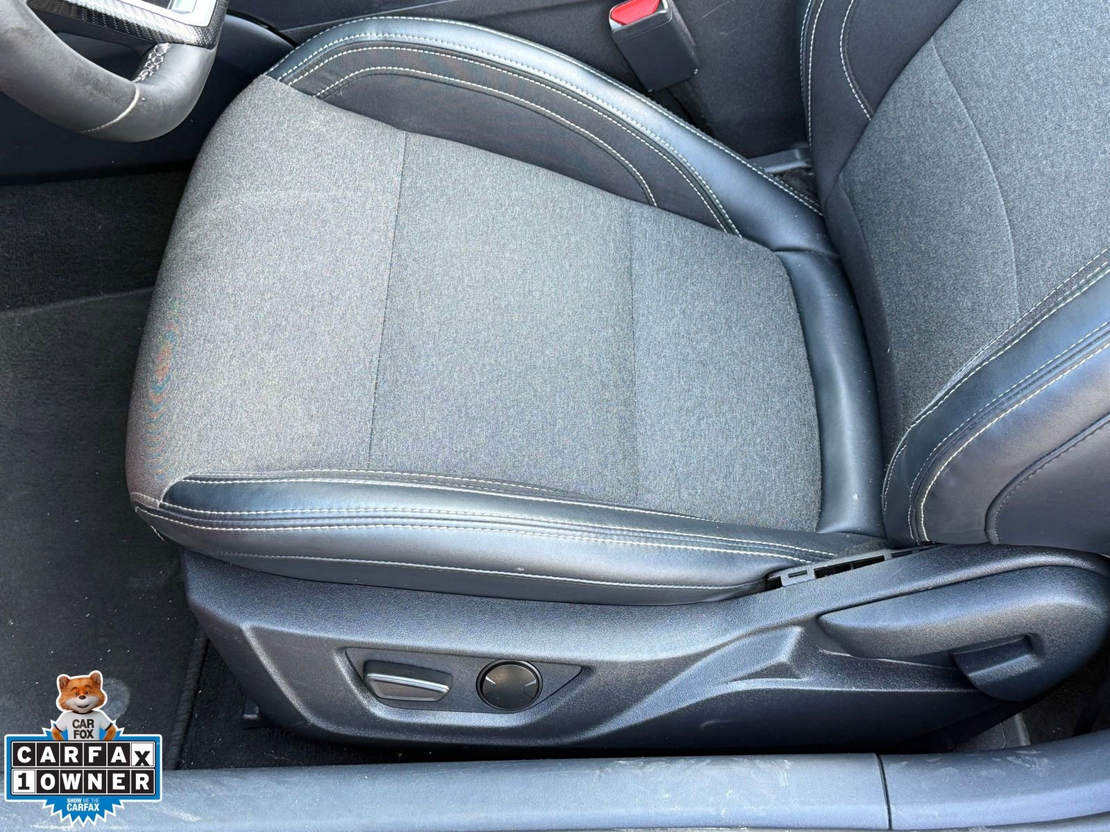 Used 2024 Ford Mustang Convertible image 2