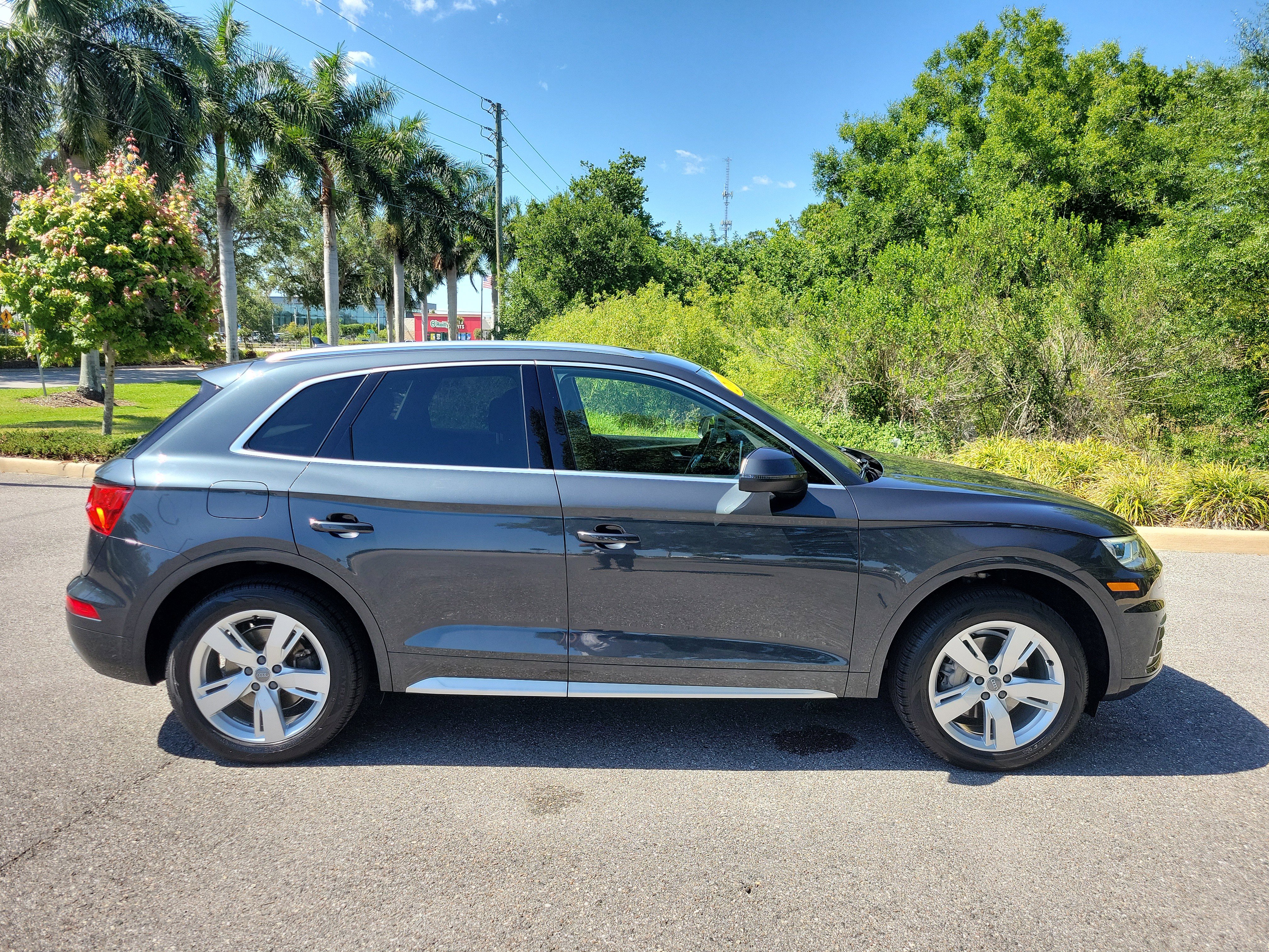 Used 2018 Audi Q5 2.0T Premium Plus w/ Premium Plus Package AWD/4WD image 3