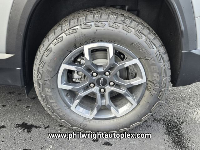 New 2026 Chevrolet Equinox ACTIV w/ LPO, Floor Liner Package image 14