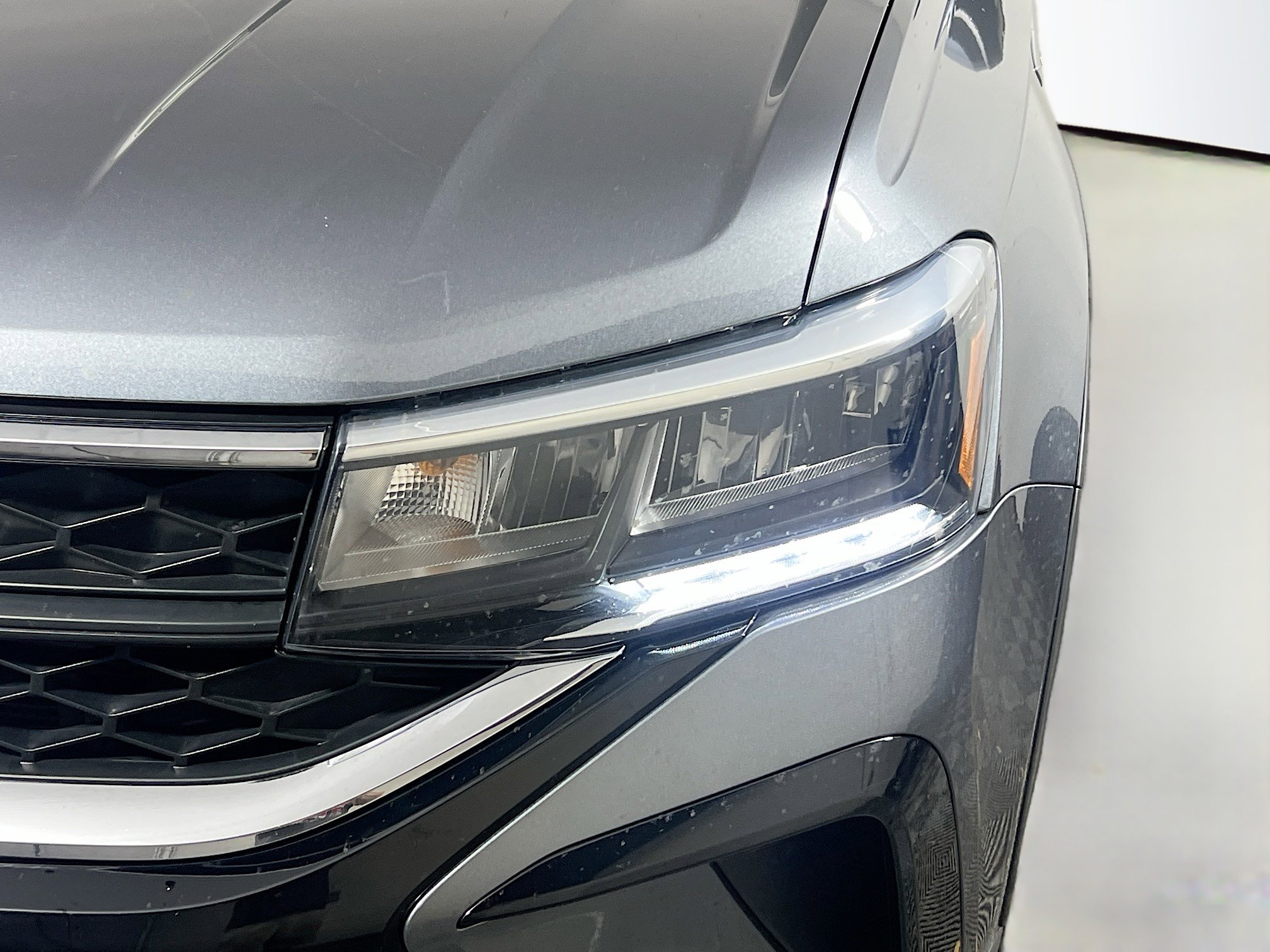 Used 2024 Volkswagen Taos SE image 11