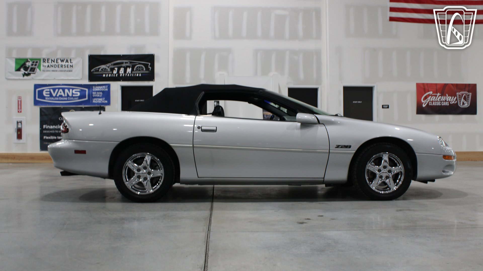 Used 1998 Chevrolet Camaro Z28 RWD image 30