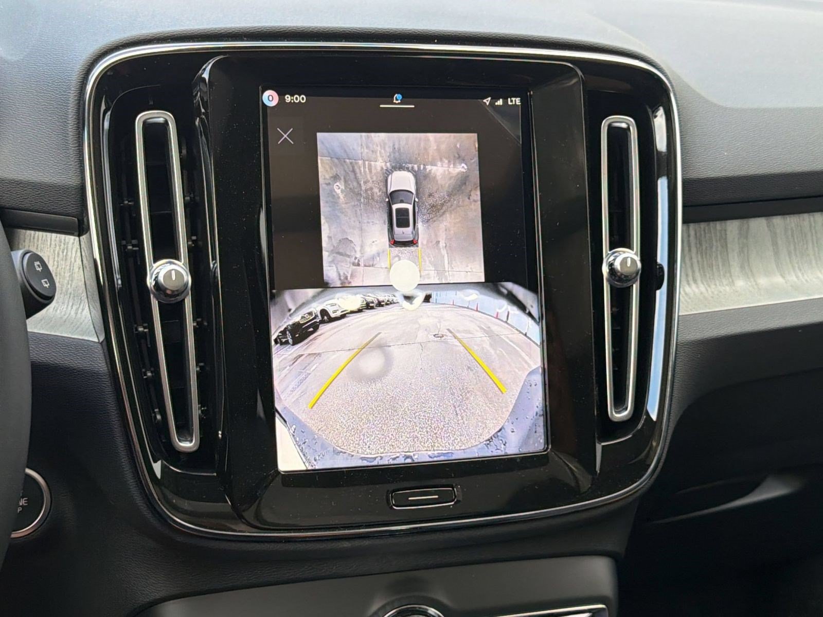 New 2026 Volvo XC40 B5 Plus w/ Climate Package AWD/4WD image 23