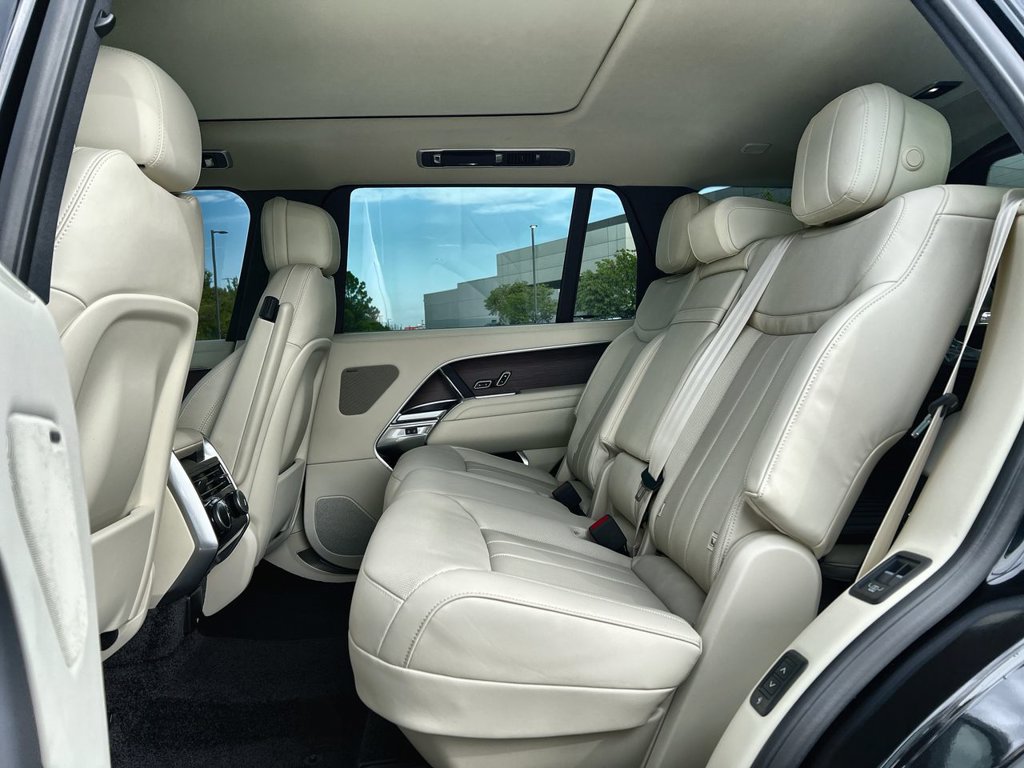 New 2027 Land Rover Range Rover Long Wheelbase SE AWD/4WD image 15