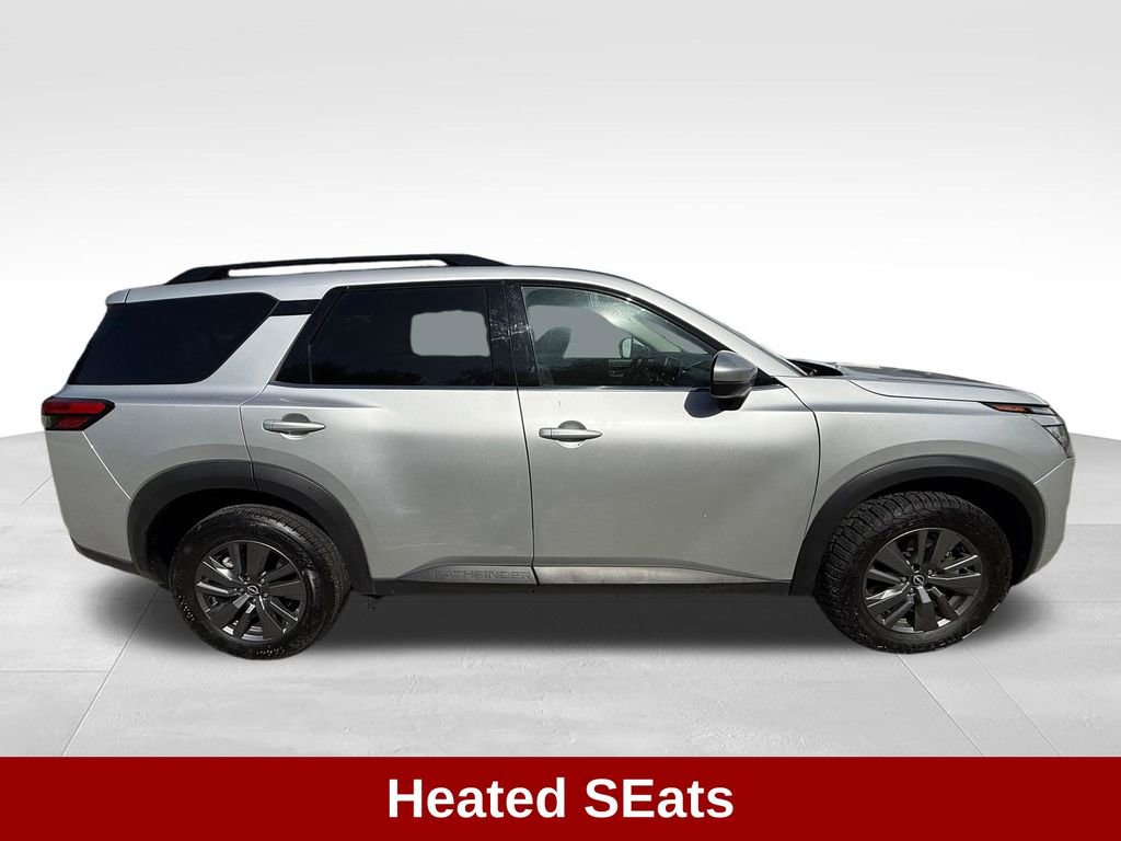 Used 2025 Nissan Pathfinder SV AWD/4WD image 7