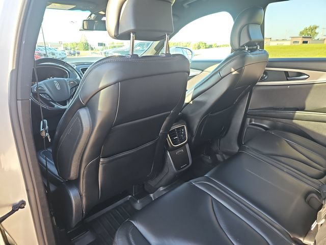Used 2016 Lincoln MKX Select FWD image 33