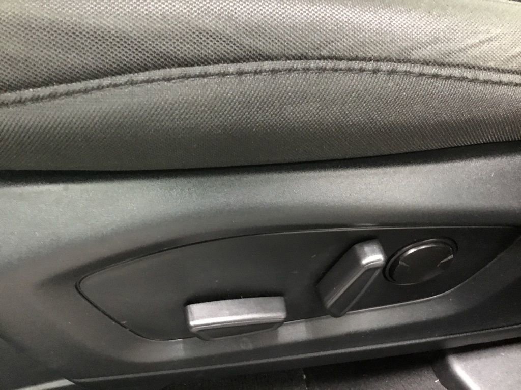 Used 2022 Ford Explorer XLT image 8