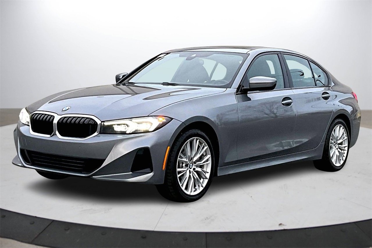 Used 2023 BMW 330i xDrive 330i xDrive w/ Driving Assistance Package image 4