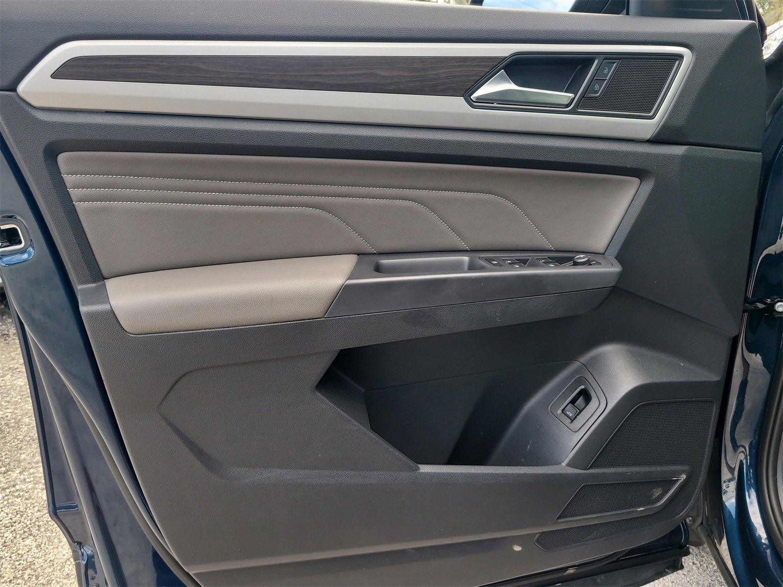 Used 2021 Volkswagen Atlas SE image 17