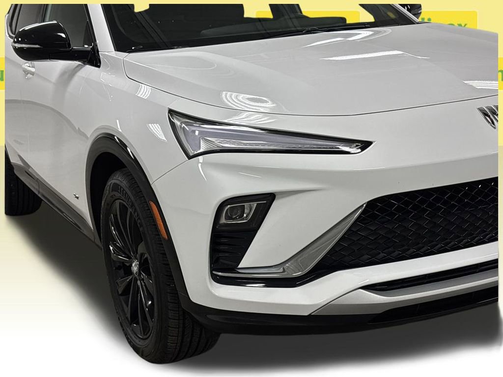 Used 2025 Buick Envista Sport Touring image 5