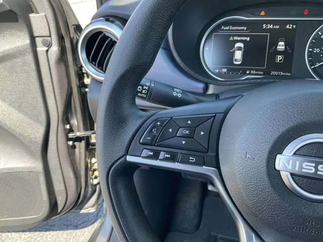 Used 2024 Nissan Versa SV w/ Trunk Package image 18