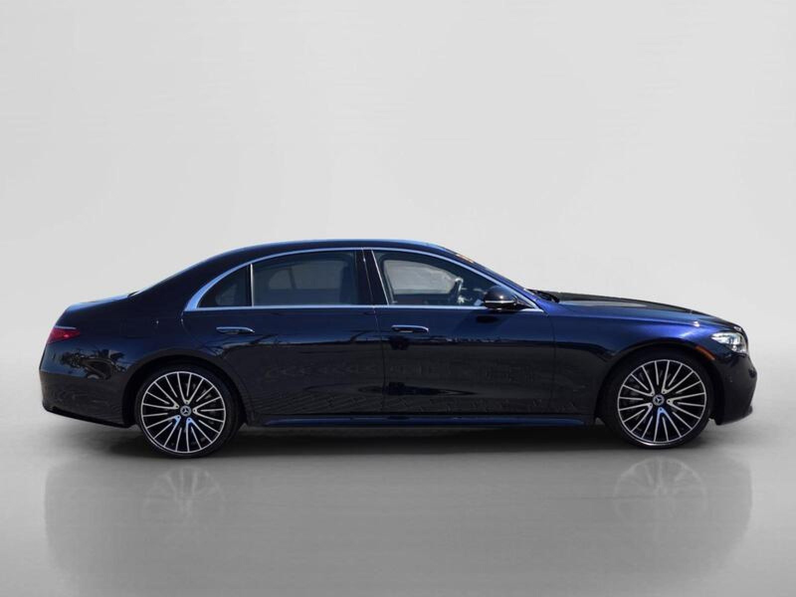Certified 2022 Mercedes-Benz S 500 4MATIC image 6